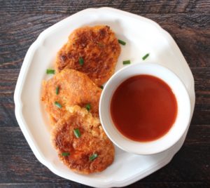 Paleo Buffalo Chicken Cakes with Hot Sauce